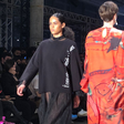 SPFW: Grife mistura plissado, leveza e luvas em looks etéreos