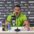 VITÓRIA: Roberto fala em terminar campeonato com honra e torce por classificação: "A confiança não pode deixar de existir"