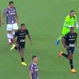 CARIOCA: Confusão! Árbitro termina jogo após expulsão de Fred e sofre pressão dos jogadores do Botafogo