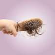 Criança pode ter queda de cabelo? Entenda os tipos de alopecia infantil