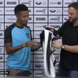 BOTAFOGO: Tchê Tchê é apresentado e garante: "Vim para ajudar muito"