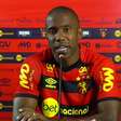 SPORT: Fabinho expõe características de volante e se coloca à disposição: "Tenho jogado mais de primeiro, mas estou preparado para o que o treinador pedir"