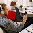 Uso excessivo de celular no trabalho pode motivar demissão