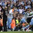 Torcida do Manchester City invade gramado para comemorar título do Campeonato Inglês