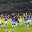 CRUZEIRO: Haka viking! Depois de vencer o CRB, jogadores fazem a tradicional comemoração com a torcida