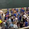 CRUZEIRO: Torcida canta na saída do Mineirão