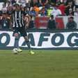 Carli avalia recuo exagerado do Botafogo contra o Fluminense como uma estratégia que não funcionou