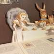 Exposição em SP explora o universo de 'Alice no País das Maravilhas'