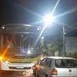 Motorista embriagado bate em ônibus e foge em Anápolis