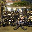 Motoboys se unem e doam pizzas para crianças no litoral de São Paulo
