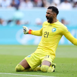 Paredão, joelhada e reserva no clube: quem é o goleiro herói da Arábia Saudita