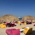 Biquíni e bebidas alcoólicas liberados, mas por um preço alto: como é um beach club no Catar