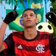 Luva de Pedreiro esclarece polêmica após usar camisa do Flamengo