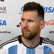 Messi se irrita com atacante holandês após fim do jogo: "O que foi, bobo?"