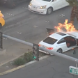 Motorista é resgatado segundos antes de carro pegar fogo nos EUA; vídeo