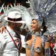 Piti, assadura e salto quebrado: Paolla Oliveira tem Carnaval de perrengues