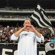 John Textor exalta boa fase do Botafogo e ressalta "início da temporada real"