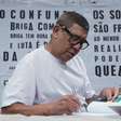 Conheça Sergio Vaz, o poeta que acende sonhos nas periferias