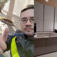 Sem dizer uma palavra, motoboy viraliza com vídeo sobre trabalho no iFood