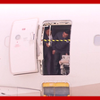 Passageiro é preso após abrir porta de avião durante voo