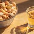 Licor de amendoim: faça a receita que é a cara da Festa Junina