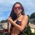 Anitta dança com Juliette e Jade em passeio de barco