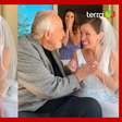 Pai com Alzheimer reconhece filha no dia do casamento, e cena emociona web