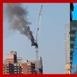 Guindaste pega fogo, despenca e atinge prédio em Nova York
