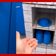 Mulher viraliza nas redes sociais ao pintar a casa inteira de azul