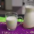 Aprenda como fazer leite de aveia em casa