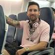 Após garantir classificação do Inter Miami, Messi posta foto em voo na classe econômica e viraliza