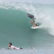Marinheiro encontra surfistas boiando em pranchas 36 horas após desaparecimento em alto mar