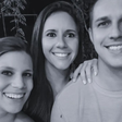 Trisal de influenciadores com 2 filhos vira um casal e explica decisão