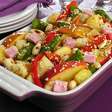 Salada de quinoa nutritiva e saborosa para incluir no cardápio