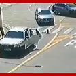 Crianca cai de carro em movimento apos porta se abrir no interior de SP