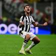 Newcastle acerta renovação com Bruno Guimarães, diz jornalista
