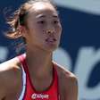 Tenista chinesa leva pé na bunda de treinador e se irrita: 'Imoral!'
