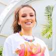 De Larissa Manoela a Xuxa, minissaia conquista famosas