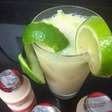Essa caipirinha de yakult consegue ser deliciosa demais