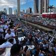 Dirigente do Paysandu faz open bar com mais de 10 mil latinhas para torcida comemorar acesso à Série B