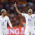 Mbappé faz dois, França vence Países Baixos e confirma classificação à Eurocopa