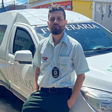 Agente funerário de SP vira influencer e fala sobre morte com humor e leveza
