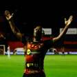 Vagner Love tem lesão muscular confirmada e desfalca Sport na última rodada da Série B