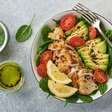 5 saladas proteicas e refrescantes para os dias quentes