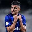 ATIVOU O MODO SINCERO: Jogador do Cruzeiro bate o martelo e responde se o time cai ou não