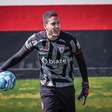 Goleiro do Atlético-GO revela clima de ansiedade que vem tomando o elenco, mas garante: "Vamos entrar focados"
