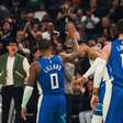 Bucks vence com show de trio, Knicks consegue virada gigante contra o Heat e Magic segue quente no Leste; veja o resumo da sexta de NBA