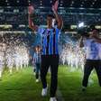 Entre lágrimas e sorrisos, Suárez diz adeus ao Grêmio: Medalha do mérito coroa umajornada inesquecível!