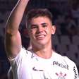 Moscardo celebra primeiro gol como profissional e explica comemoração para o pai na Gaviões da Fiel