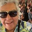 Sidney Magal canta 'Sandra Rosa Madalena' com passageiros de voo a Salvador; veja vídeo